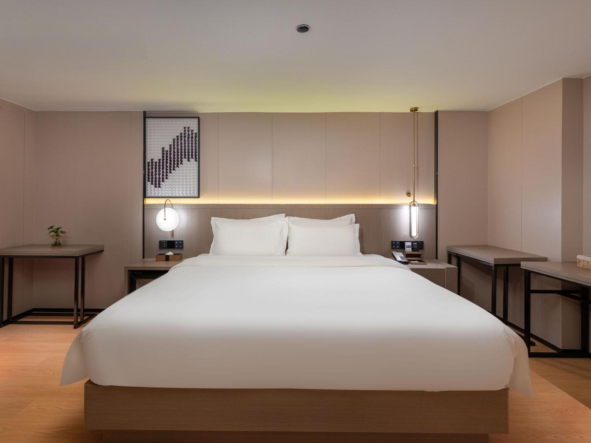 Lavande International Hotel Guangzhou Taikoo Hui Square Shipaiqiao Metro Station Branch - Free Shuttle Bus To Canton Fair Complex During Canton Fair Period & Free Vpn Internet Access Exterior foto