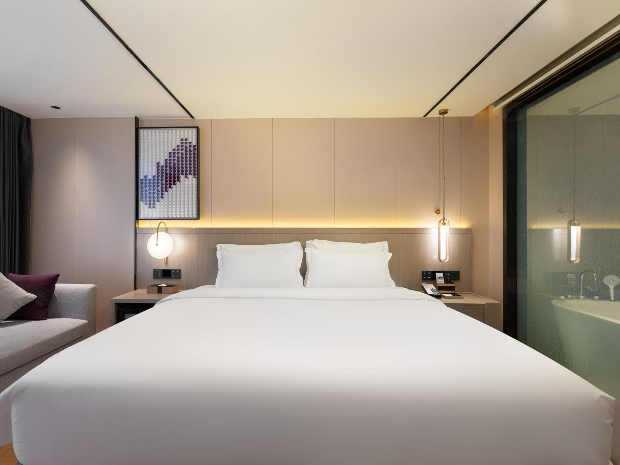 Lavande International Hotel Guangzhou Taikoo Hui Square Shipaiqiao Metro Station Branch - Free Shuttle Bus To Canton Fair Complex During Canton Fair Period & Free Vpn Internet Access Exterior foto